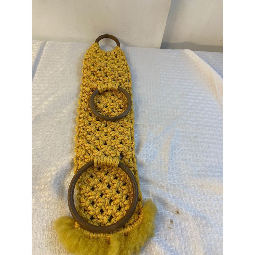 Macramé towel hanger 22"x5" yellow‎ vintage 70’s